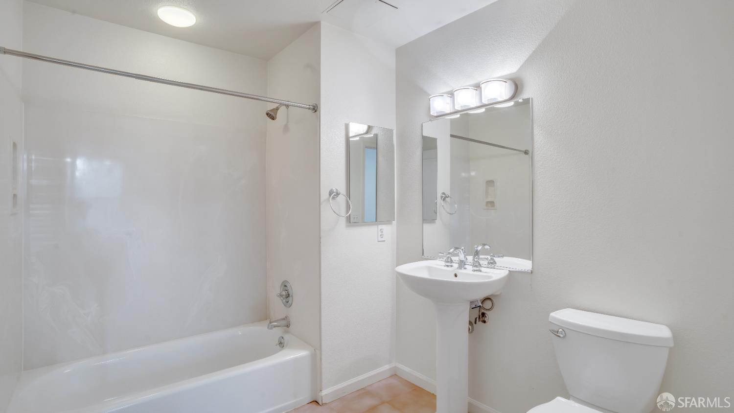 Detail Gallery Image 19 of 46 For 655 12th St #220,  Oakland,  CA 94607 - 2 Beds | 2 Baths