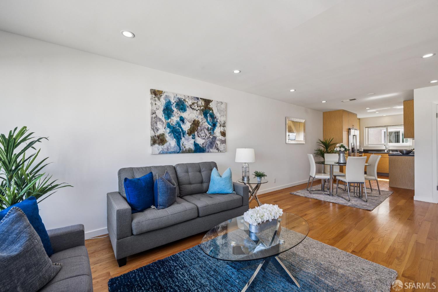 Detail Gallery Image 5 of 29 For 239 26th Ave #302,  San Francisco,  CA 94121 - 2 Beds | 1 Baths