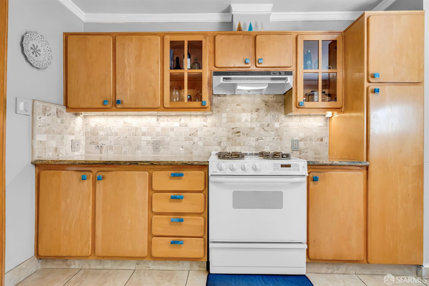 Detail Gallery Image 22 of 55 For 2668 Ross Rd, Palo Alto,  CA 94303 - 3 Beds | 2 Baths