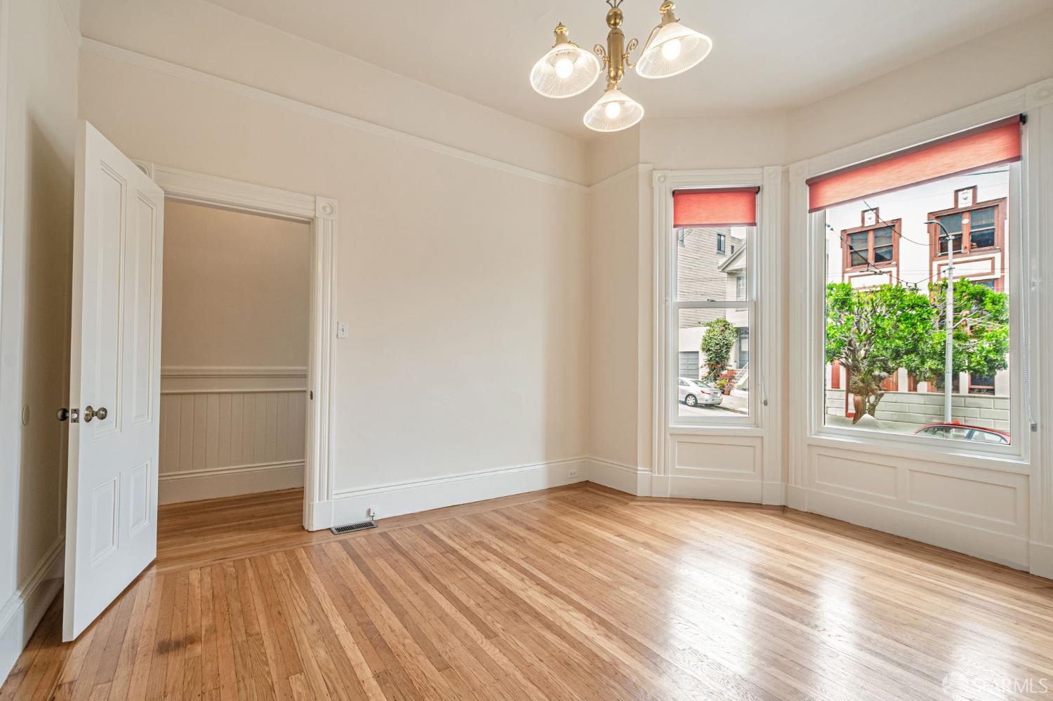 Detail Gallery Image 4 of 41 For 2733 Sutter St, San Francisco,  CA 94115 - 3 Beds | 2 Baths