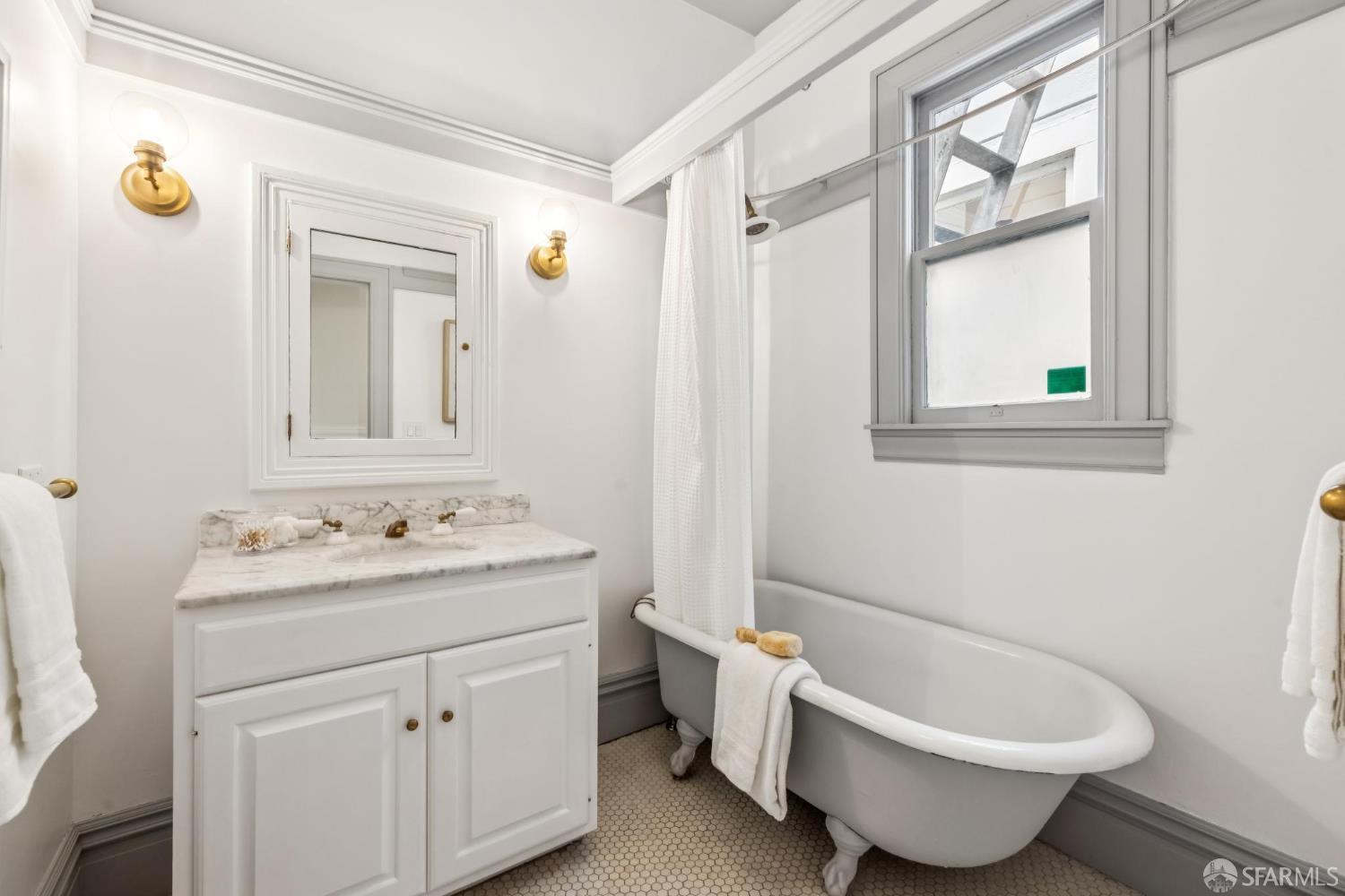 Detail Gallery Image 40 of 51 For 1971 Broadway St, San Francisco,  CA 94109 - 3 Beds | 2 Baths
