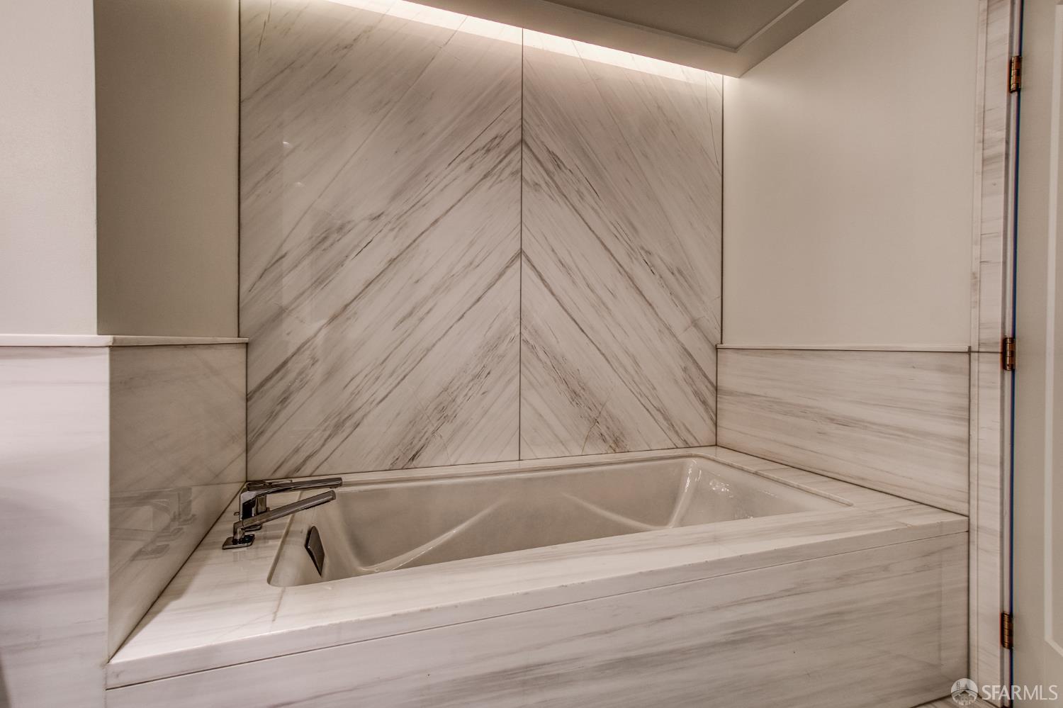 Detail Gallery Image 45 of 56 For 875 California St #403,  San Francisco,  CA 94108 - 2 Beds | 2 Baths