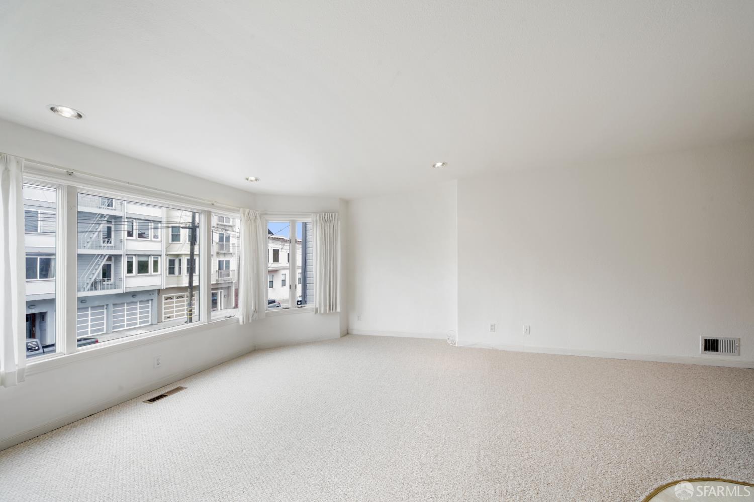 Detail Gallery Image 3 of 25 For 328 2nd Ave #2,  San Francisco,  CA 94118 - 2 Beds | 1 Baths