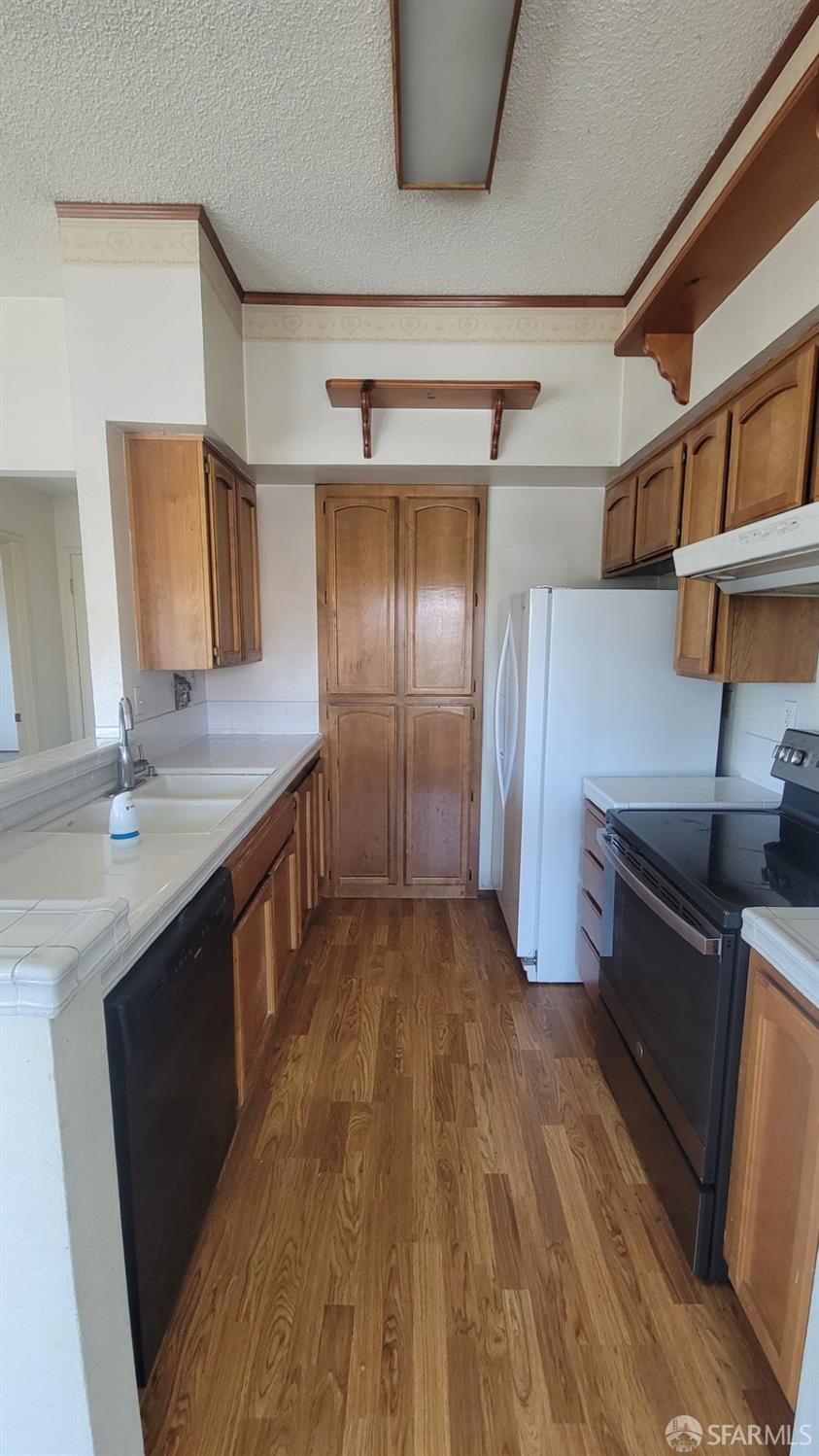 Detail Gallery Image 4 of 9 For 1628 Vista Del Sol St #1,  San Mateo,  CA 94404 - 1 Beds | 1 Baths