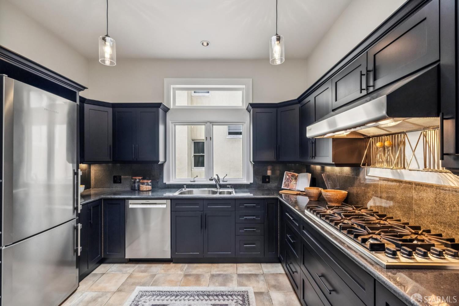 Detail Gallery Image 24 of 51 For 1971 Broadway St, San Francisco,  CA 94109 - 3 Beds | 2 Baths