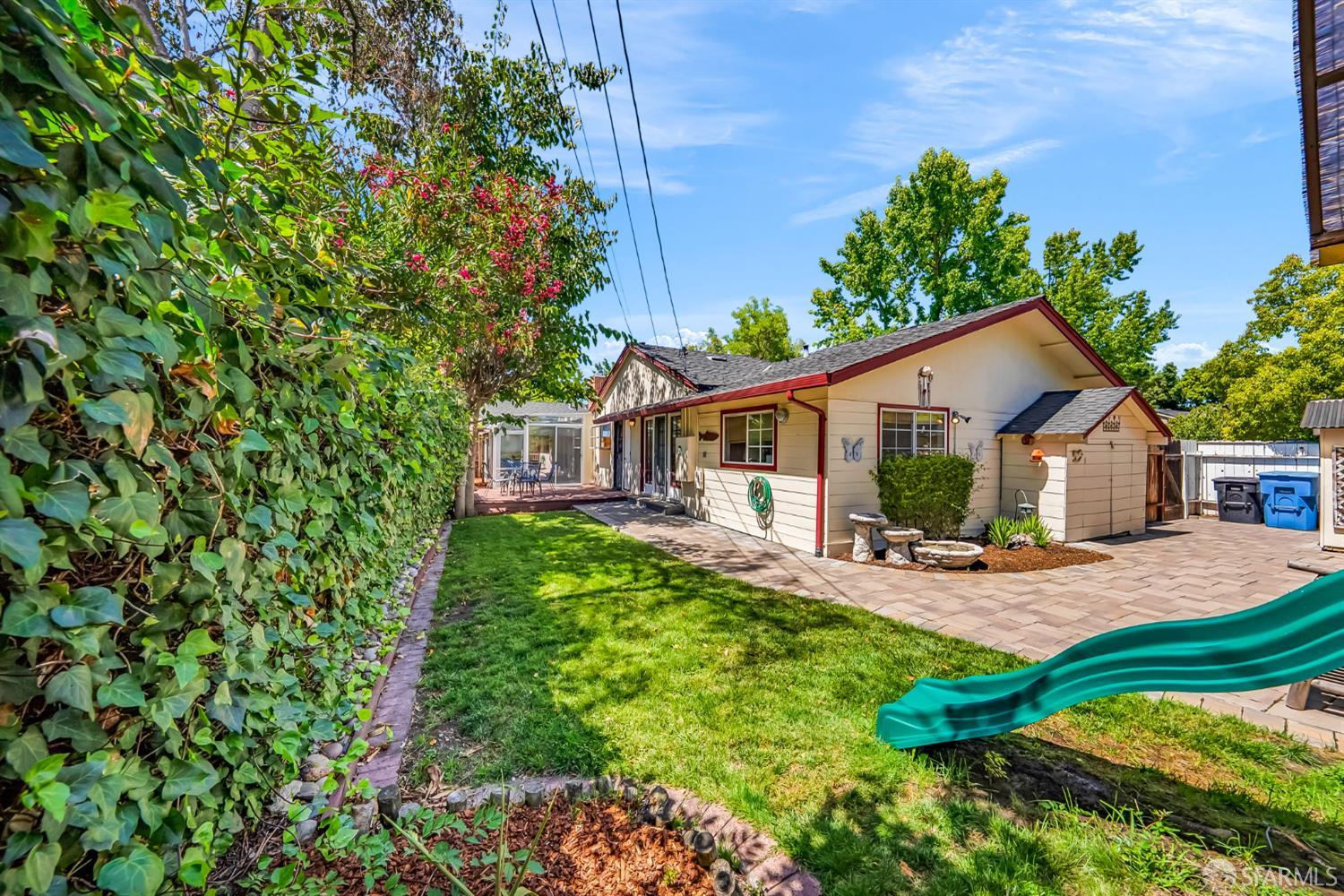 Detail Gallery Image 48 of 55 For 2668 Ross Rd, Palo Alto,  CA 94303 - 3 Beds | 2 Baths