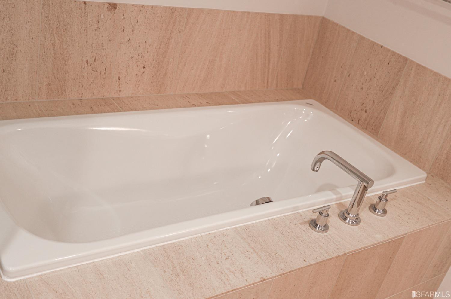 Detail Gallery Image 13 of 17 For 301 Mission St 23a,  San Francisco,  CA 94105 - 2 Beds | 2 Baths