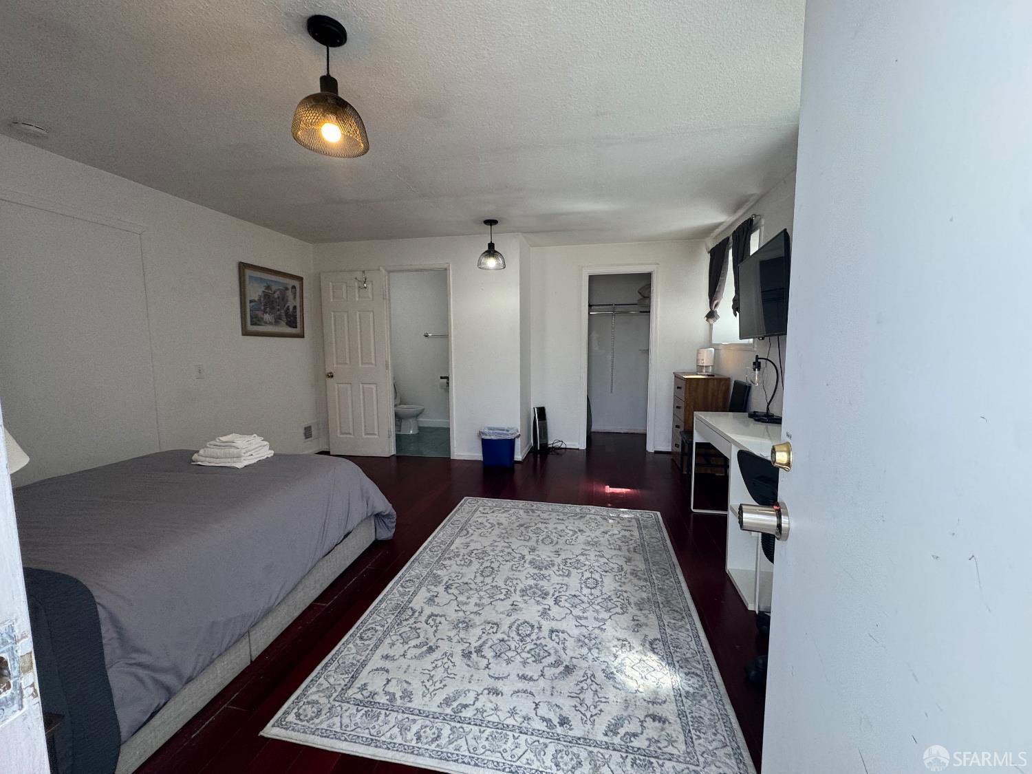 Detail Gallery Image 2 of 9 For 158 Howth St, San Francisco,  CA 94112 - 4 Beds | 3 Baths