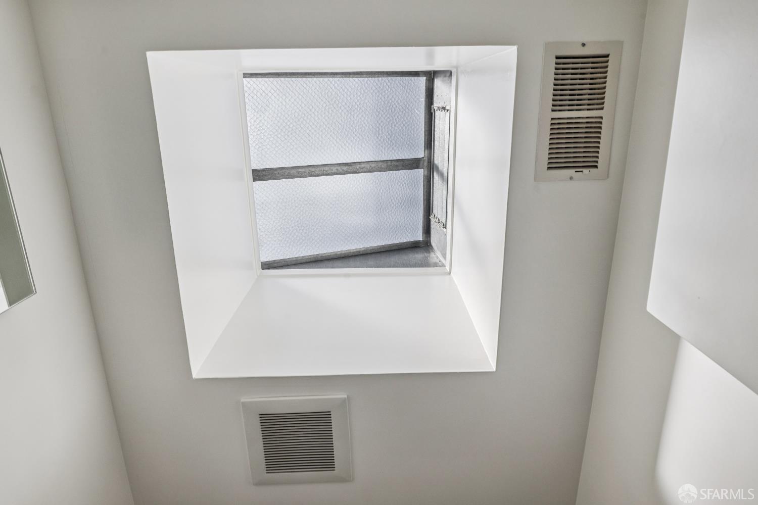 Detail Gallery Image 17 of 29 For 239 26th Ave #302,  San Francisco,  CA 94121 - 2 Beds | 1 Baths