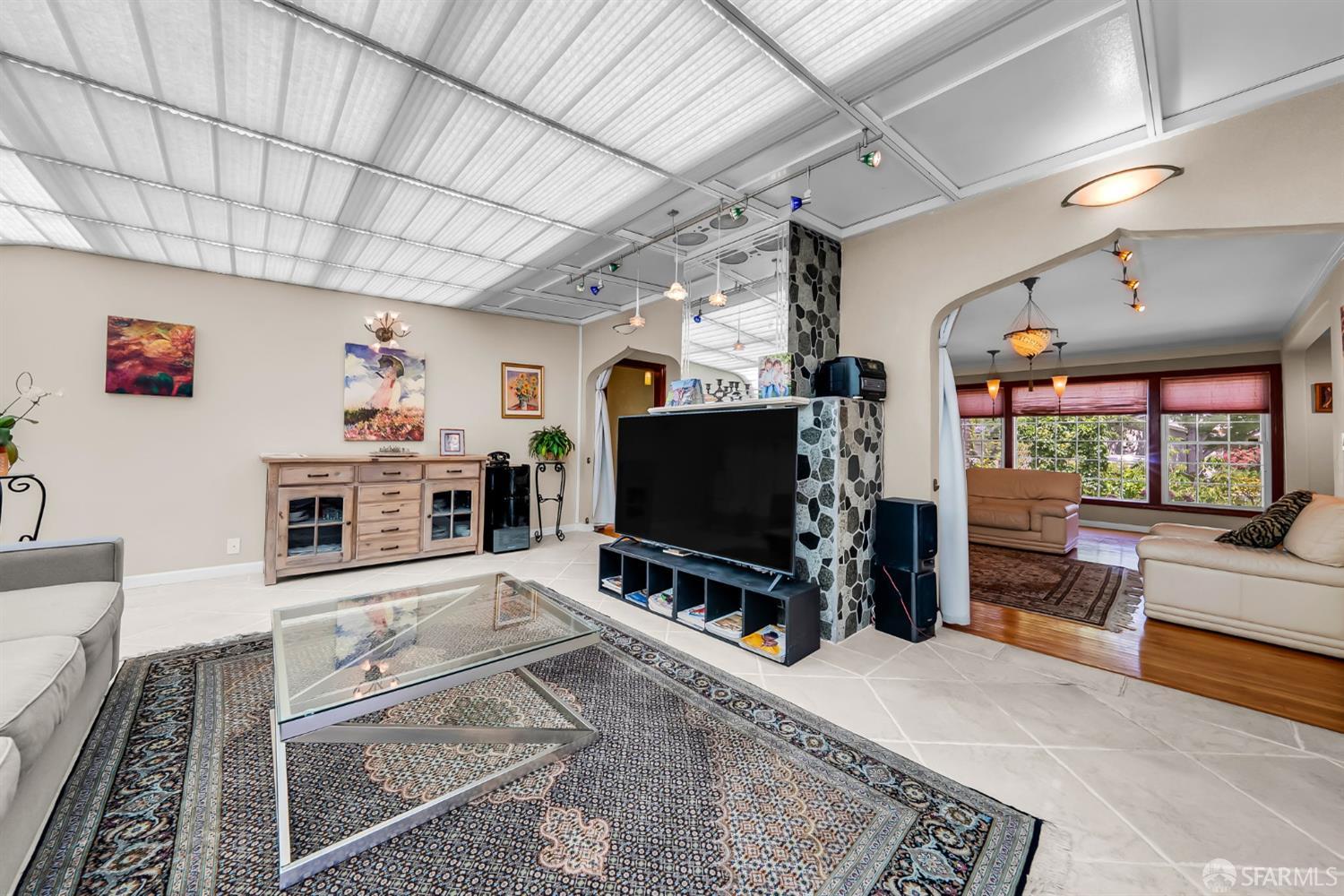 Detail Gallery Image 16 of 55 For 2668 Ross Rd, Palo Alto,  CA 94303 - 3 Beds | 2 Baths
