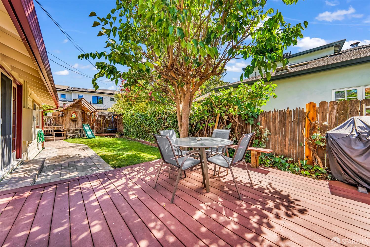 Detail Gallery Image 46 of 55 For 2668 Ross Rd, Palo Alto,  CA 94303 - 3 Beds | 2 Baths