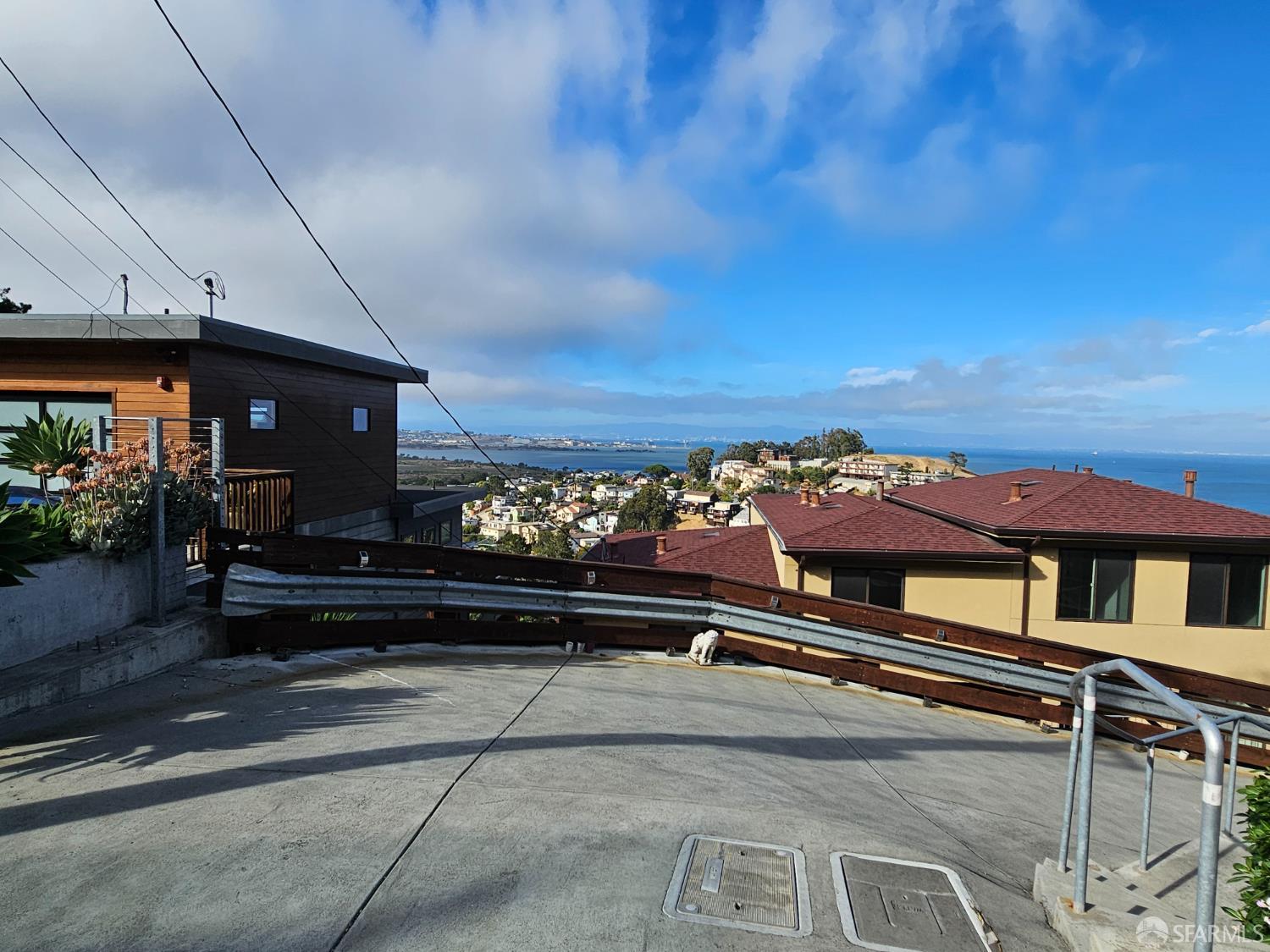 Detail Gallery Image 31 of 72 For 879 Humboldt Rd, Brisbane,  CA 94005 - 7 Beds | 6 Baths