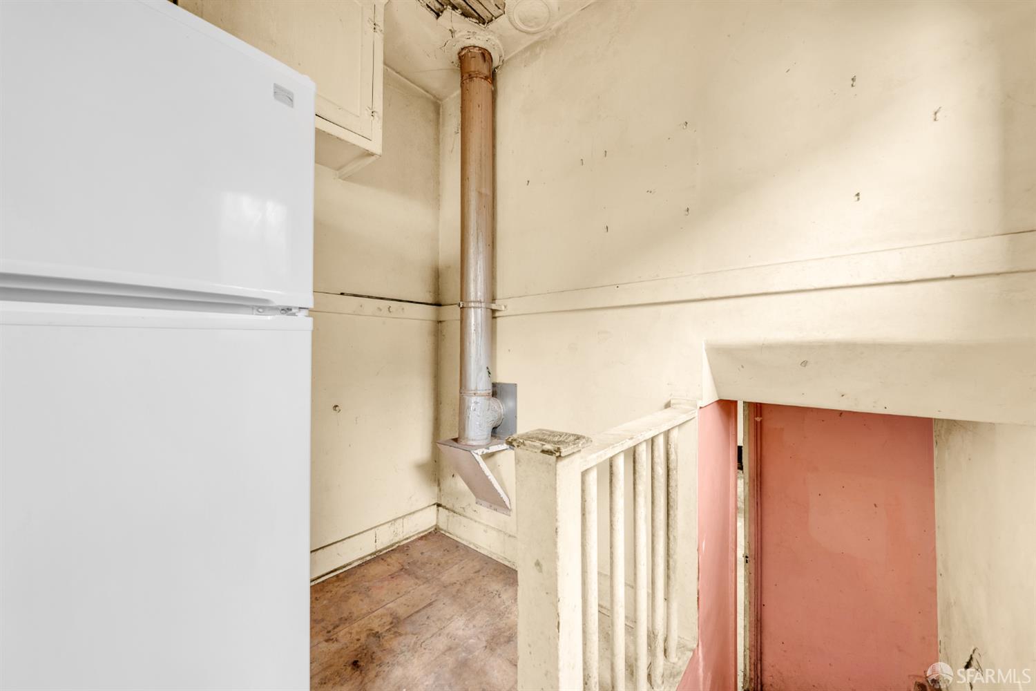 Detail Gallery Image 12 of 21 For 41 Ridgewood Ave, San Francisco,  CA 94112 - 2 Beds | 1 Baths
