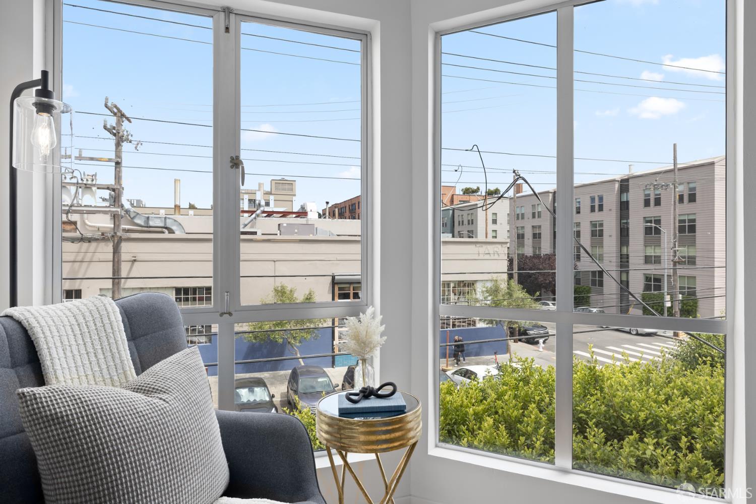 Detail Gallery Image 11 of 18 For 586 Alabama St, San Francisco,  CA 94110 - 2 Beds | 2 Baths
