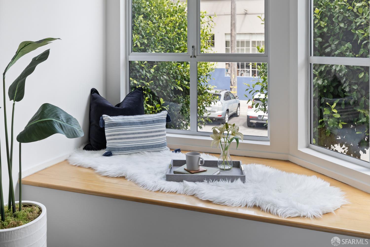 Detail Gallery Image 4 of 18 For 586 Alabama St, San Francisco,  CA 94110 - 2 Beds | 2 Baths