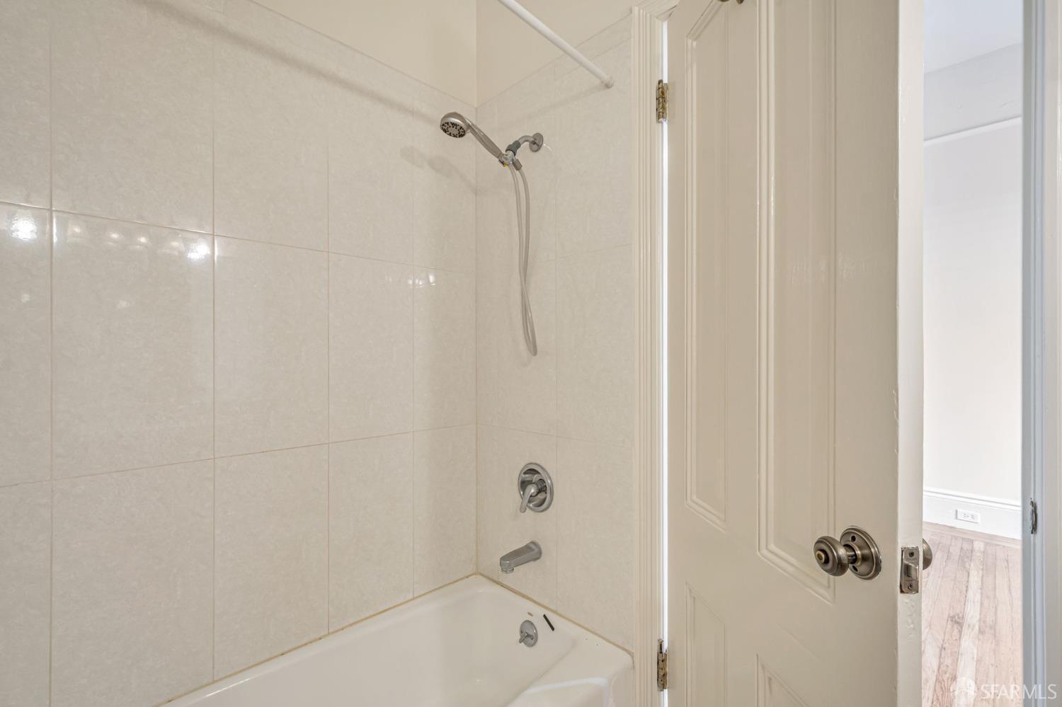 Detail Gallery Image 17 of 41 For 2733 Sutter St, San Francisco,  CA 94115 - 3 Beds | 2 Baths