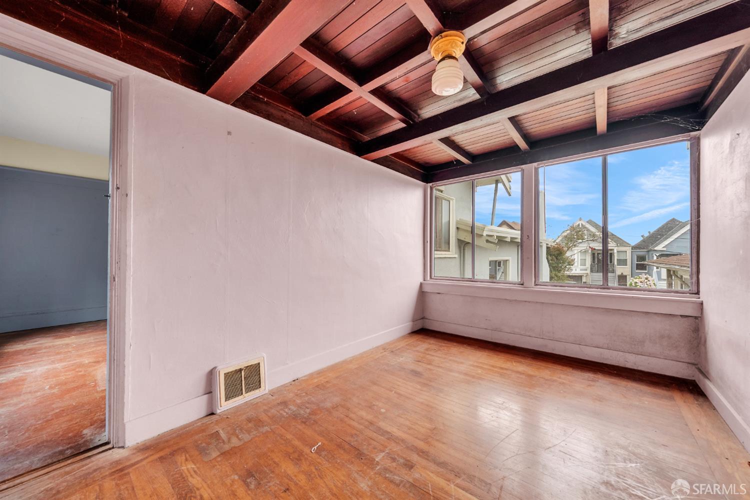 Detail Gallery Image 11 of 21 For 41 Ridgewood Ave, San Francisco,  CA 94112 - 2 Beds | 1 Baths