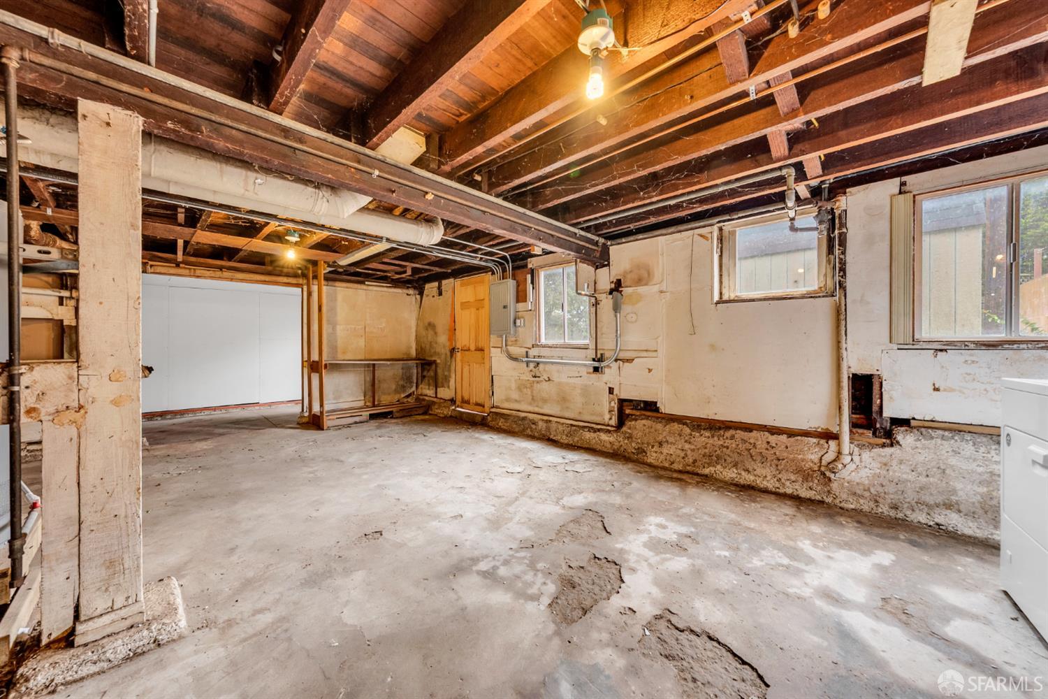 Detail Gallery Image 14 of 21 For 41 Ridgewood Ave, San Francisco,  CA 94112 - 2 Beds | 1 Baths