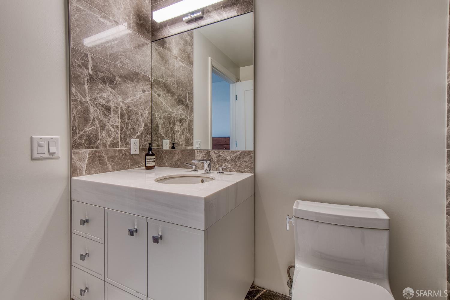 Detail Gallery Image 52 of 56 For 875 California St #403,  San Francisco,  CA 94108 - 2 Beds | 2 Baths