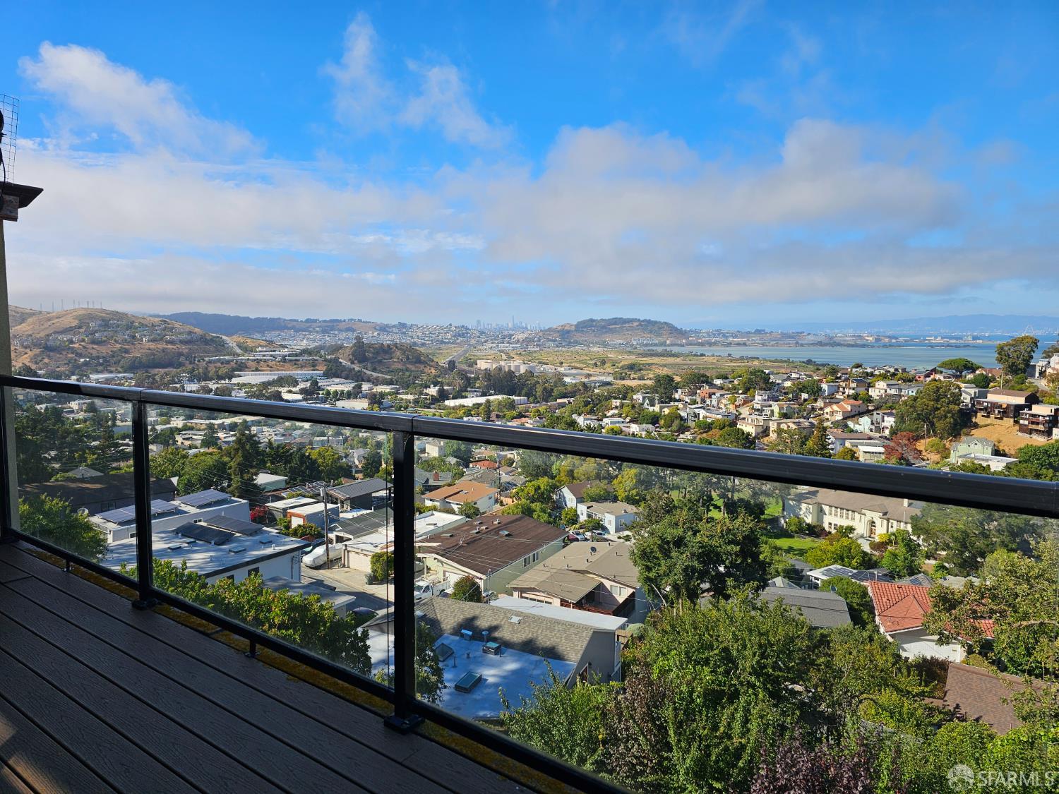 Detail Gallery Image 17 of 72 For 879 Humboldt Rd, Brisbane,  CA 94005 - 7 Beds | 6 Baths