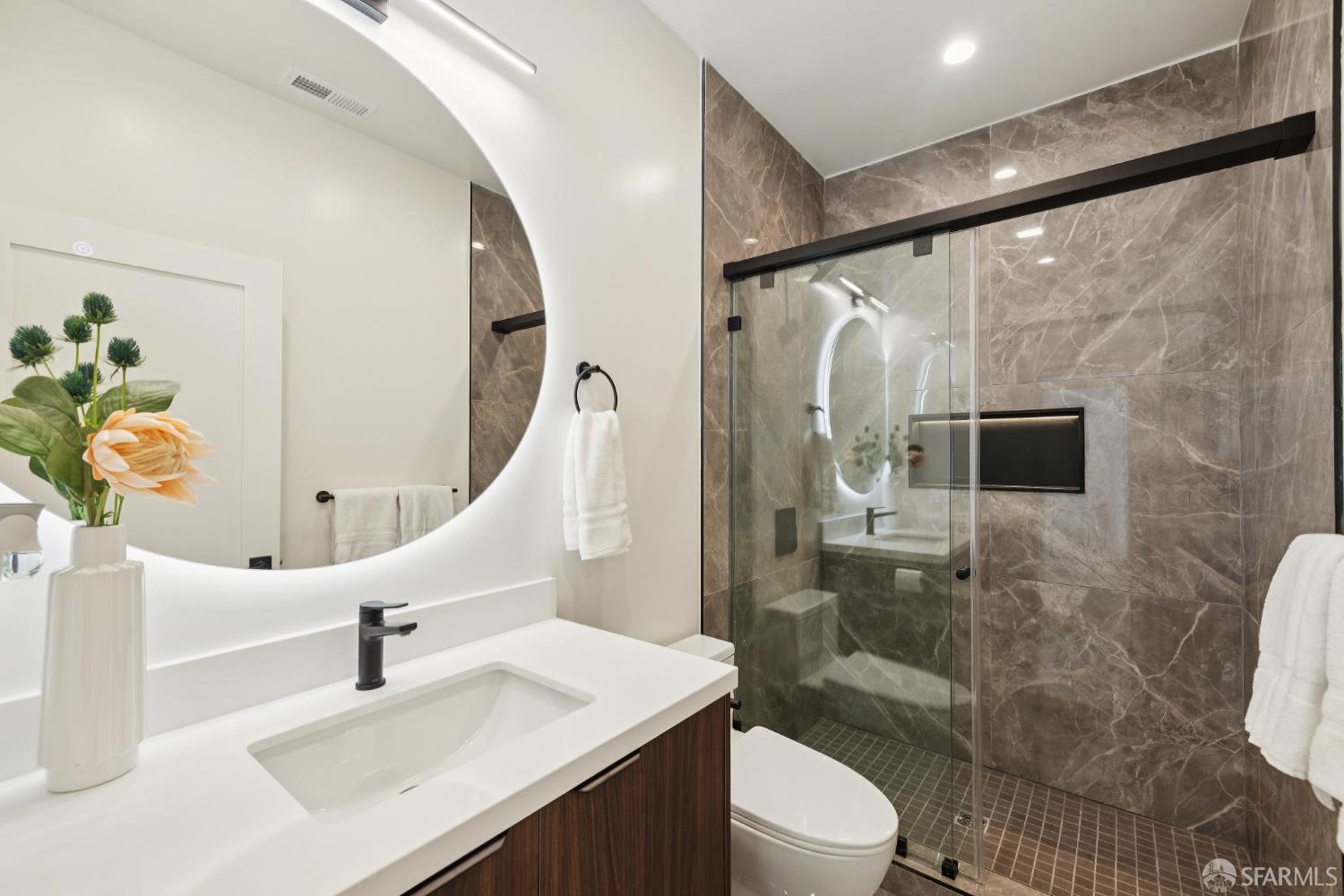 Detail Gallery Image 12 of 19 For 1234 Francisco St #4,  San Francisco,  CA 94123 - 2 Beds | 2 Baths