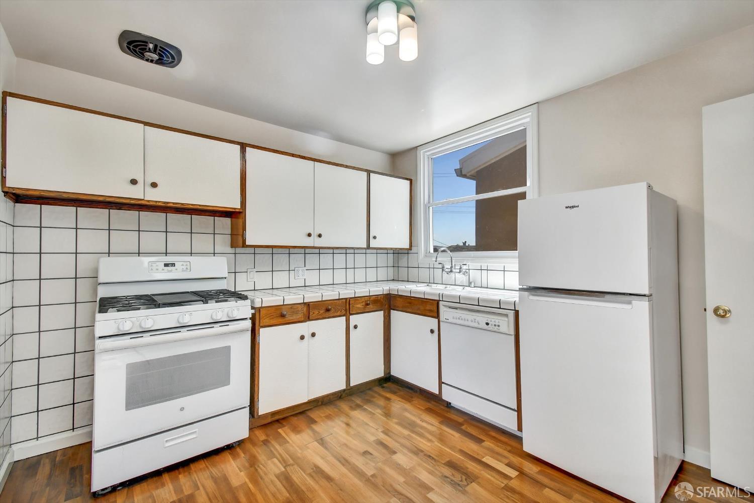 Detail Gallery Image 16 of 37 For 596 Bella Vista Way, San Francisco,  CA 94127 - 3 Beds | 1 Baths