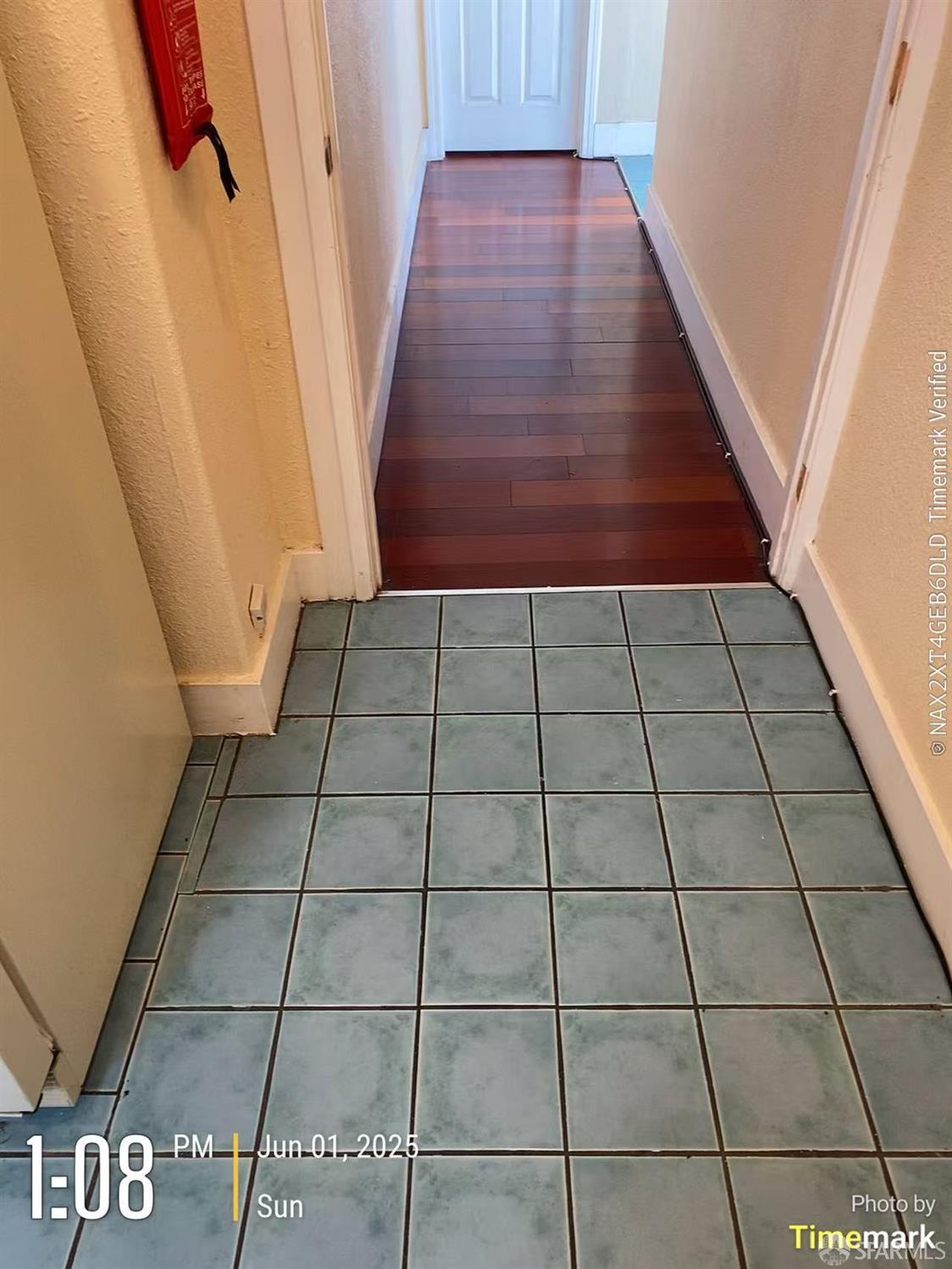 Detail Gallery Image 4 of 9 For 158 Howth St, San Francisco,  CA 94112 - 4 Beds | 3 Baths