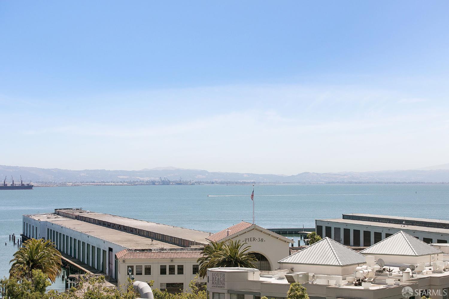 Detail Gallery Image 2 of 30 For 219 Brannan St 7j,  San Francisco,  CA 94107 - 2 Beds | 2 Baths