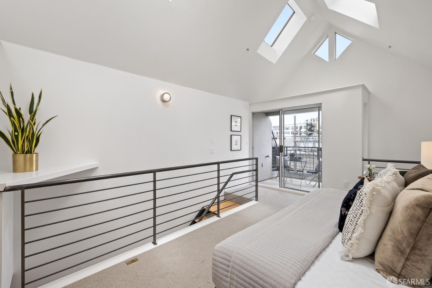 Detail Gallery Image 15 of 18 For 586 Alabama St, San Francisco,  CA 94110 - 2 Beds | 2 Baths