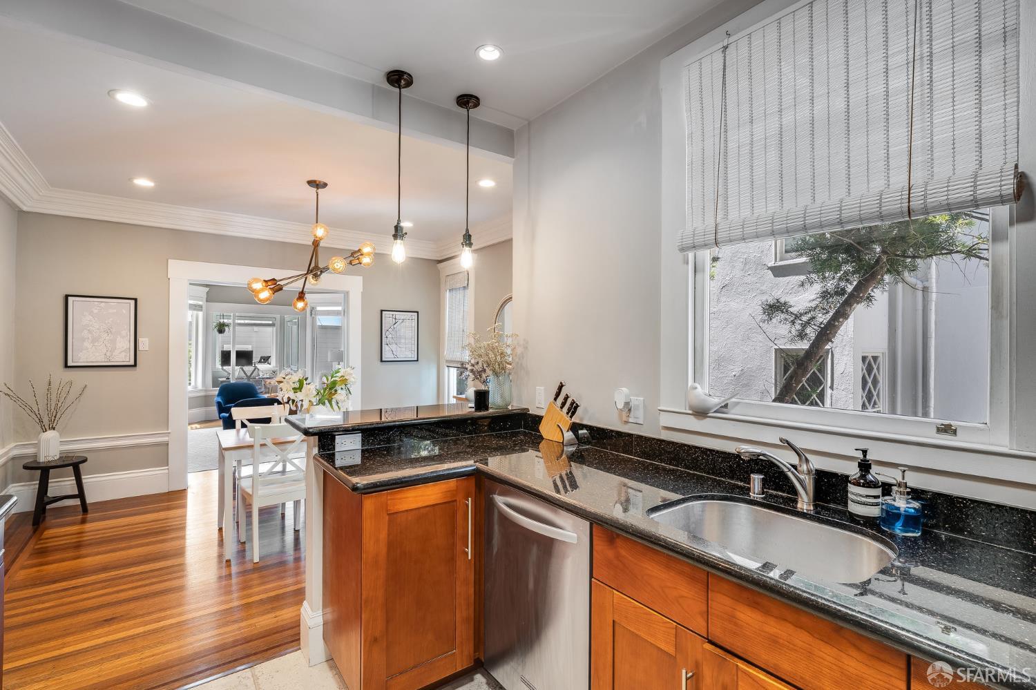 Detail Gallery Image 9 of 27 For 1145 Green St #3,  San Francisco,  CA 94109 - 1 Beds | 1 Baths