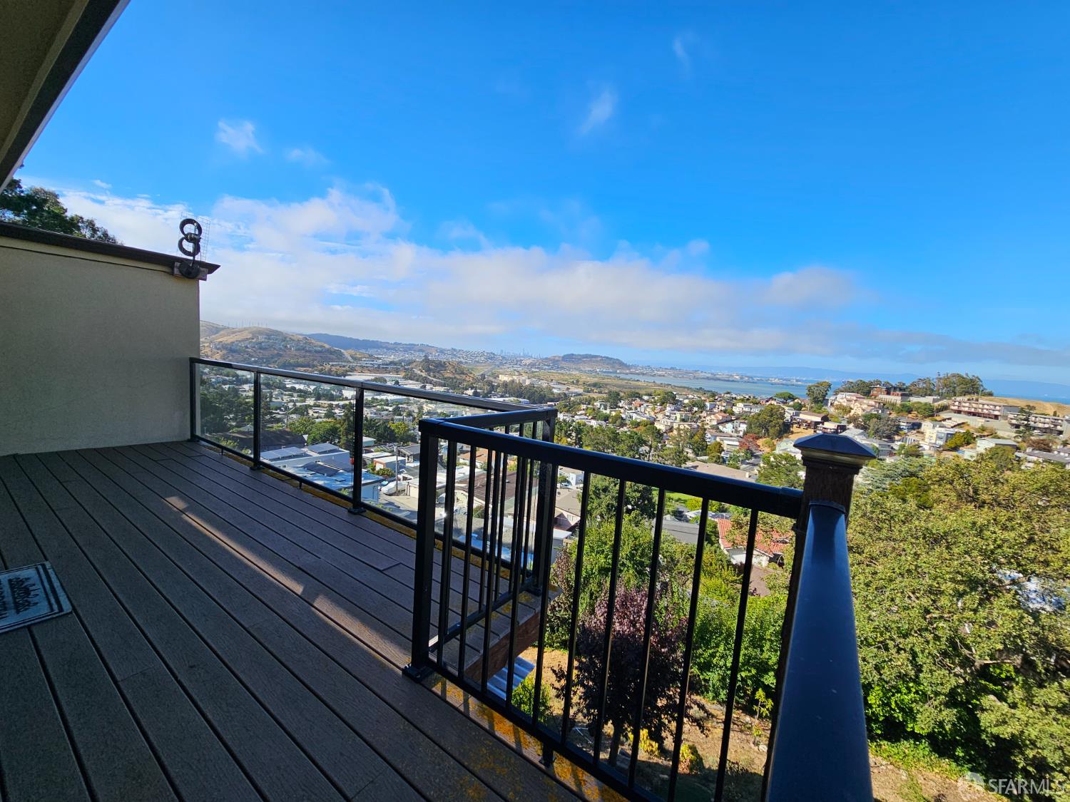 Detail Gallery Image 14 of 72 For 879 Humboldt Rd, Brisbane,  CA 94005 - 7 Beds | 6 Baths