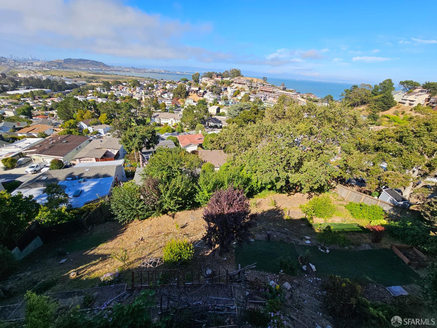 Detail Gallery Image 28 of 72 For 879 Humboldt Rd, Brisbane,  CA 94005 - 7 Beds | 6 Baths