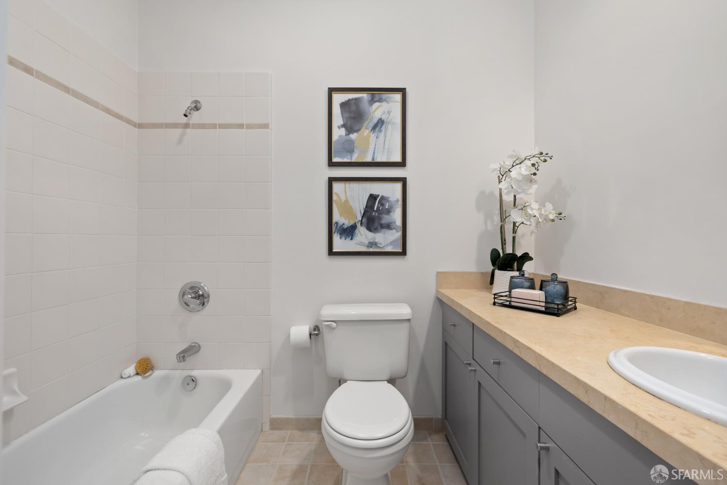 Detail Gallery Image 5 of 18 For 586 Alabama St, San Francisco,  CA 94110 - 2 Beds | 2 Baths