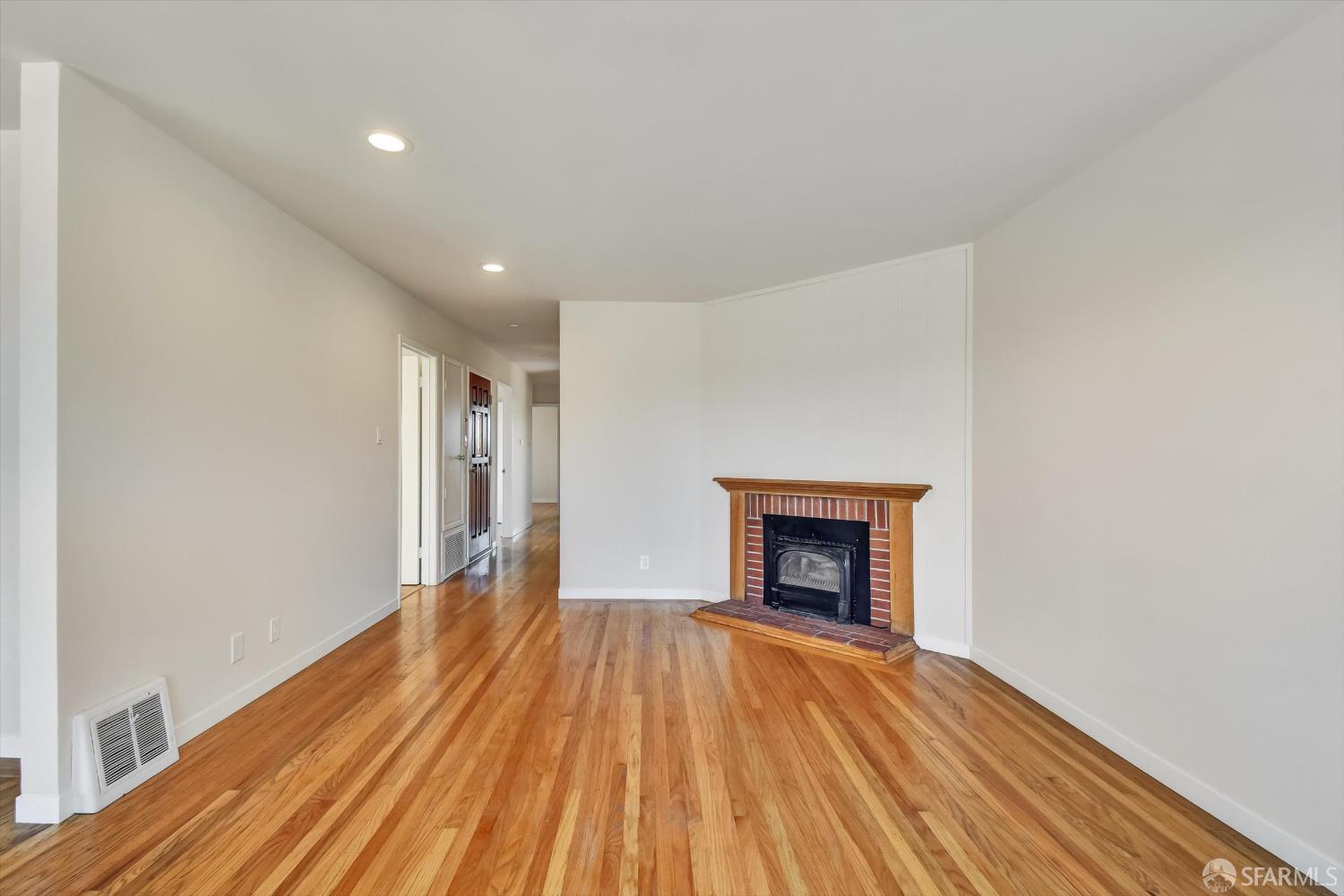Detail Gallery Image 13 of 37 For 596 Bella Vista Way, San Francisco,  CA 94127 - 3 Beds | 1 Baths