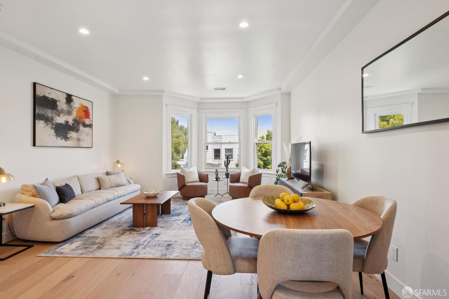 Detail Gallery Image 2 of 19 For 1234 Francisco St #4,  San Francisco,  CA 94123 - 2 Beds | 2 Baths