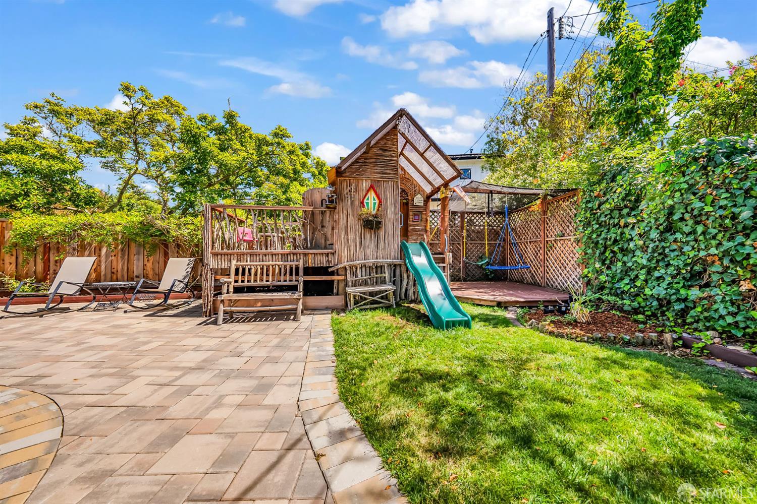 Detail Gallery Image 43 of 55 For 2668 Ross Rd, Palo Alto,  CA 94303 - 3 Beds | 2 Baths