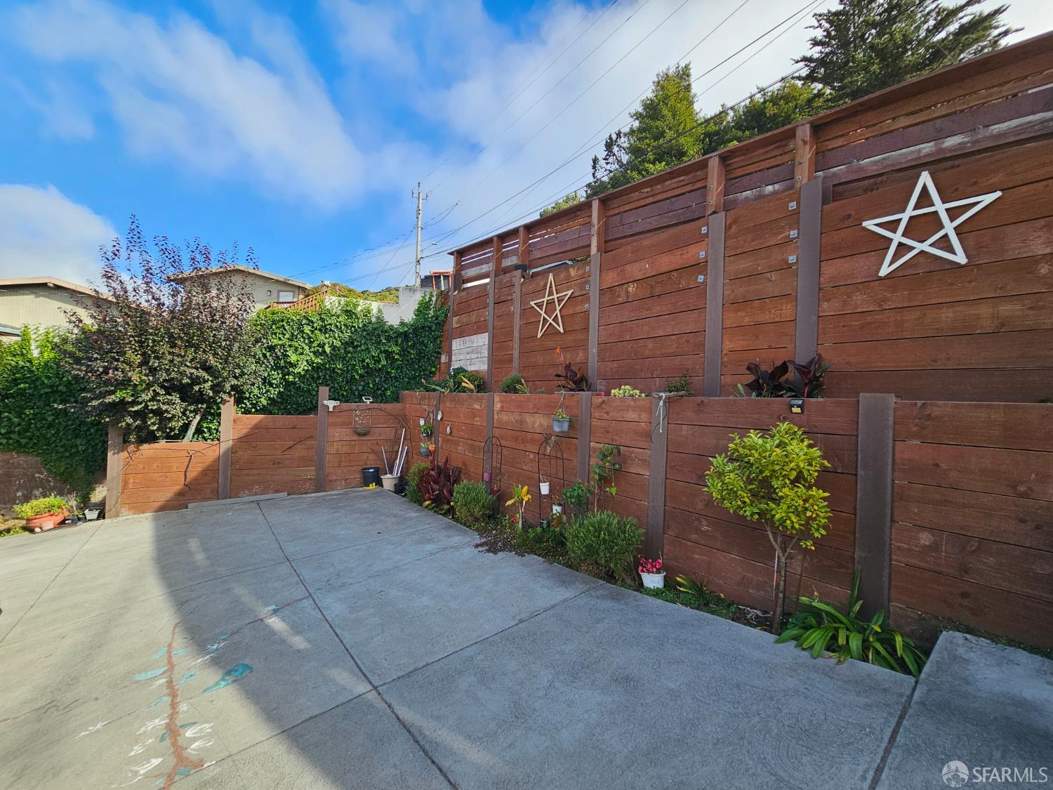 Detail Gallery Image 27 of 72 For 879 Humboldt Rd, Brisbane,  CA 94005 - 7 Beds | 6 Baths