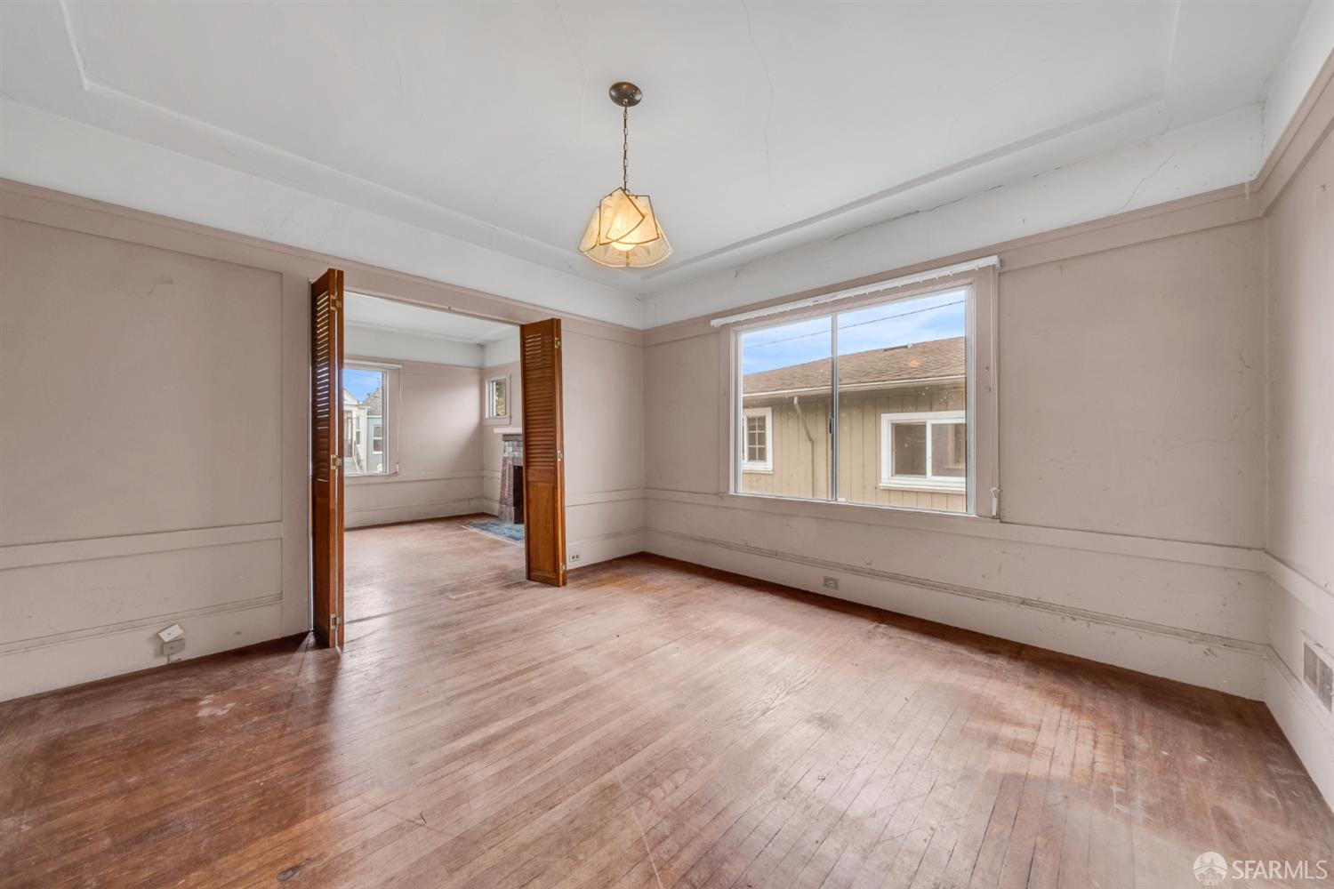 Detail Gallery Image 4 of 21 For 41 Ridgewood Ave, San Francisco,  CA 94112 - 2 Beds | 1 Baths