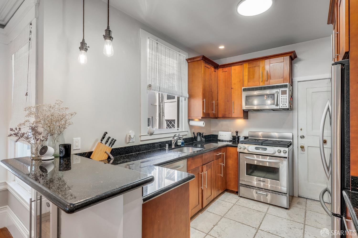 Detail Gallery Image 8 of 27 For 1145 Green St #3,  San Francisco,  CA 94109 - 1 Beds | 1 Baths