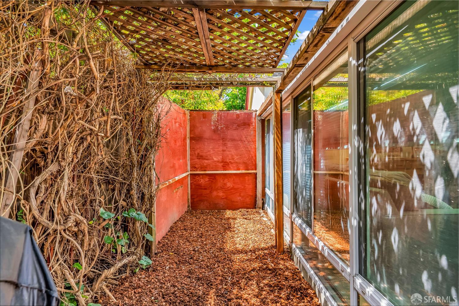 Detail Gallery Image 47 of 55 For 2668 Ross Rd, Palo Alto,  CA 94303 - 3 Beds | 2 Baths