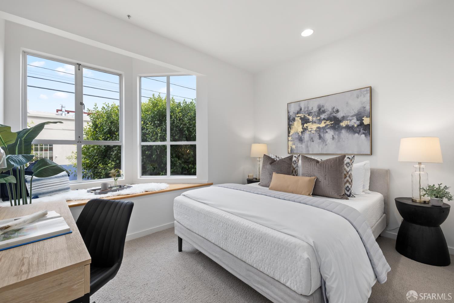 Detail Gallery Image 3 of 18 For 586 Alabama St, San Francisco,  CA 94110 - 2 Beds | 2 Baths