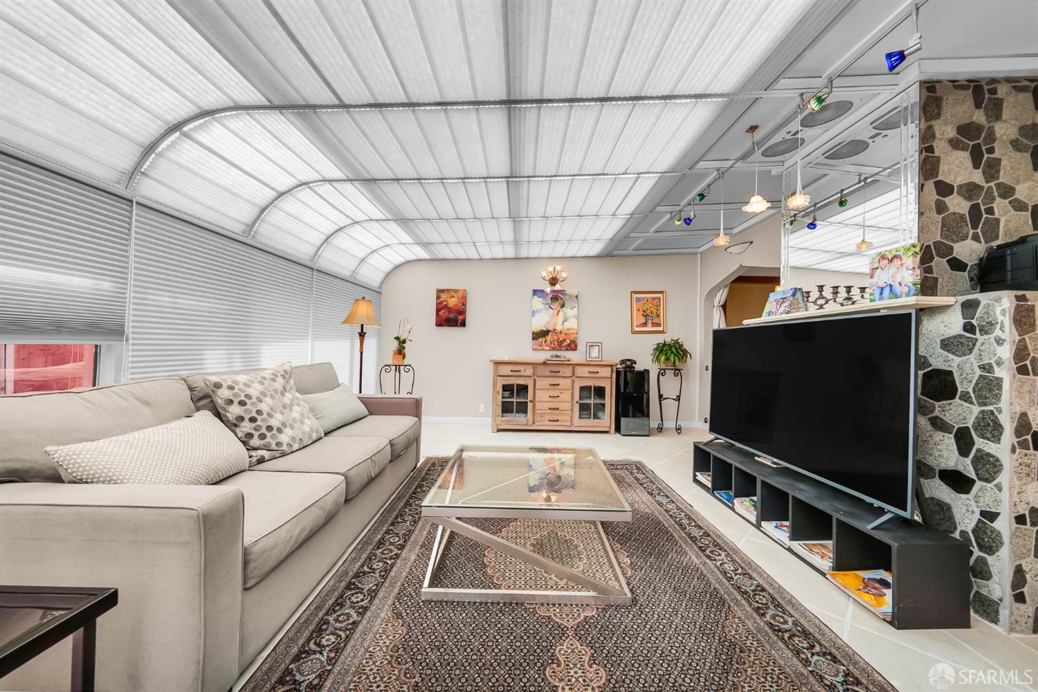 Detail Gallery Image 17 of 55 For 2668 Ross Rd, Palo Alto,  CA 94303 - 3 Beds | 2 Baths