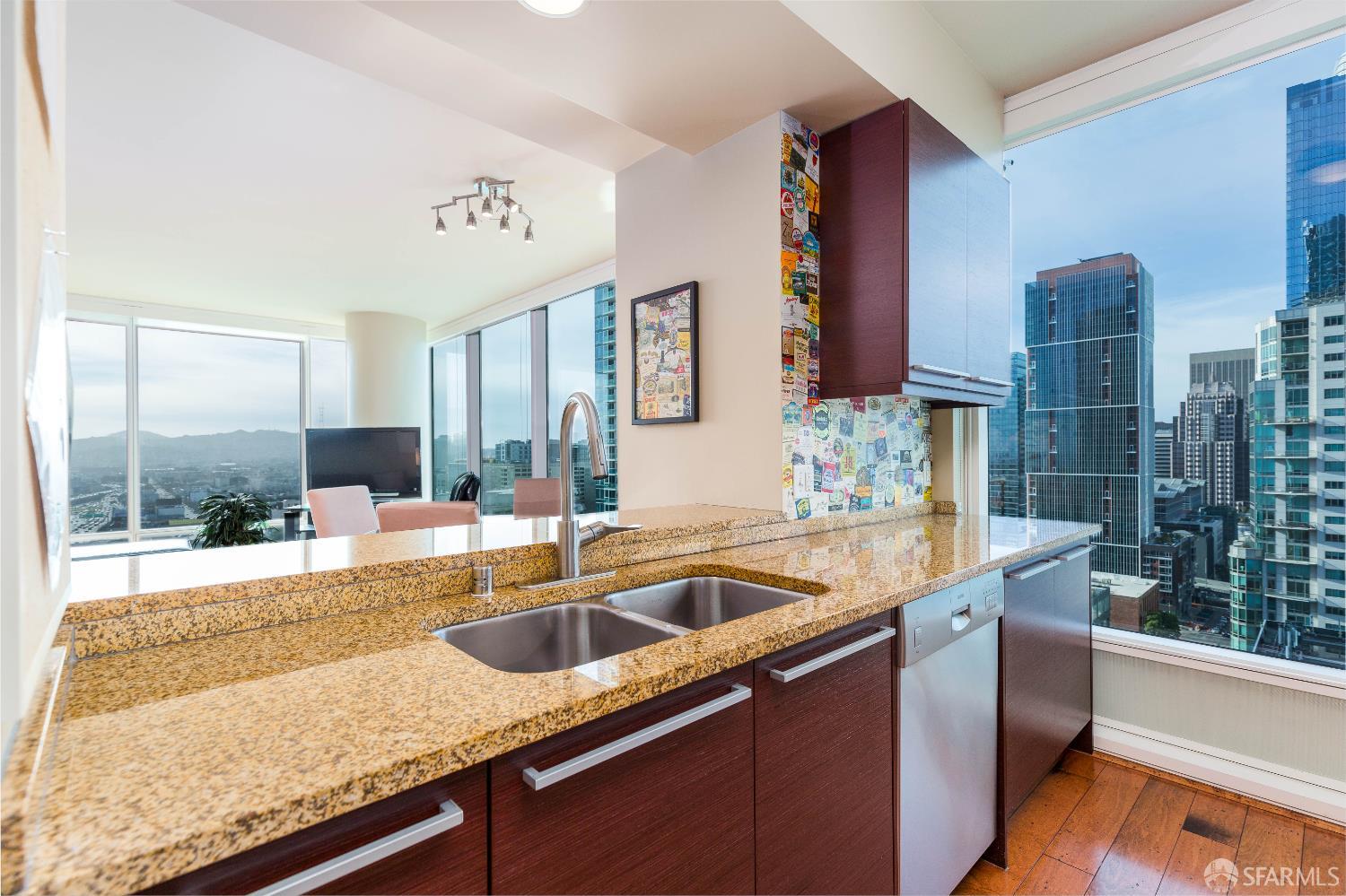 Detail Gallery Image 5 of 34 For 425 1st St #2406,  San Francisco,  CA 94105 - 2 Beds | 2 Baths