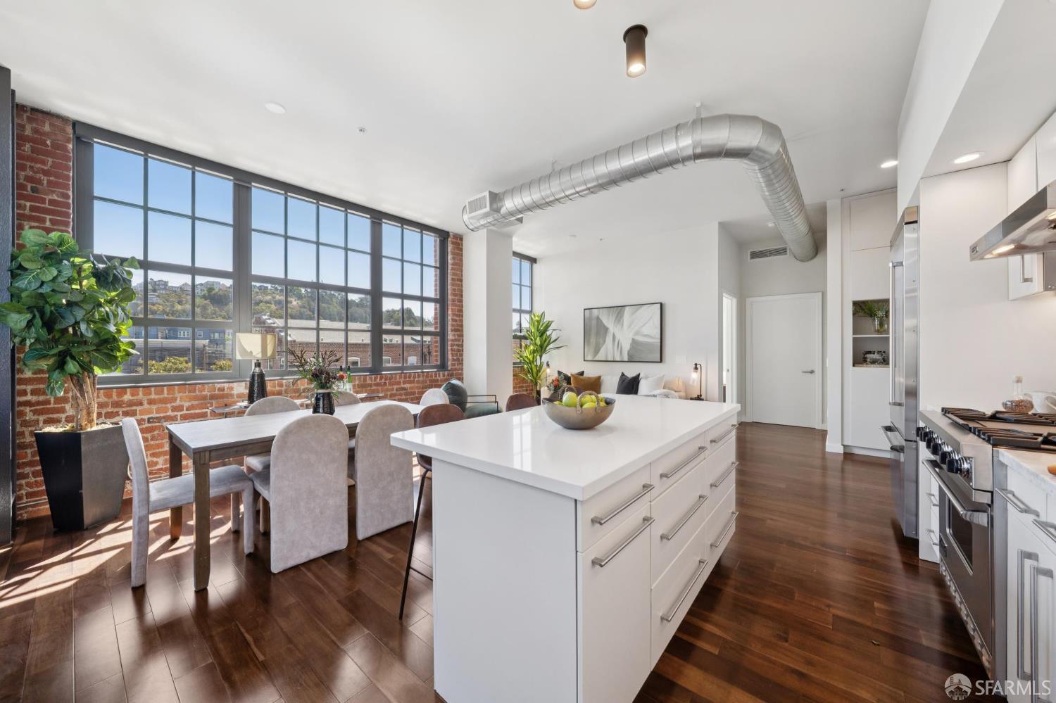 Detail Gallery Image 3 of 56 For 2101 Bryant St #306,  San Francisco,  CA 94110 - 3 Beds | 3 Baths