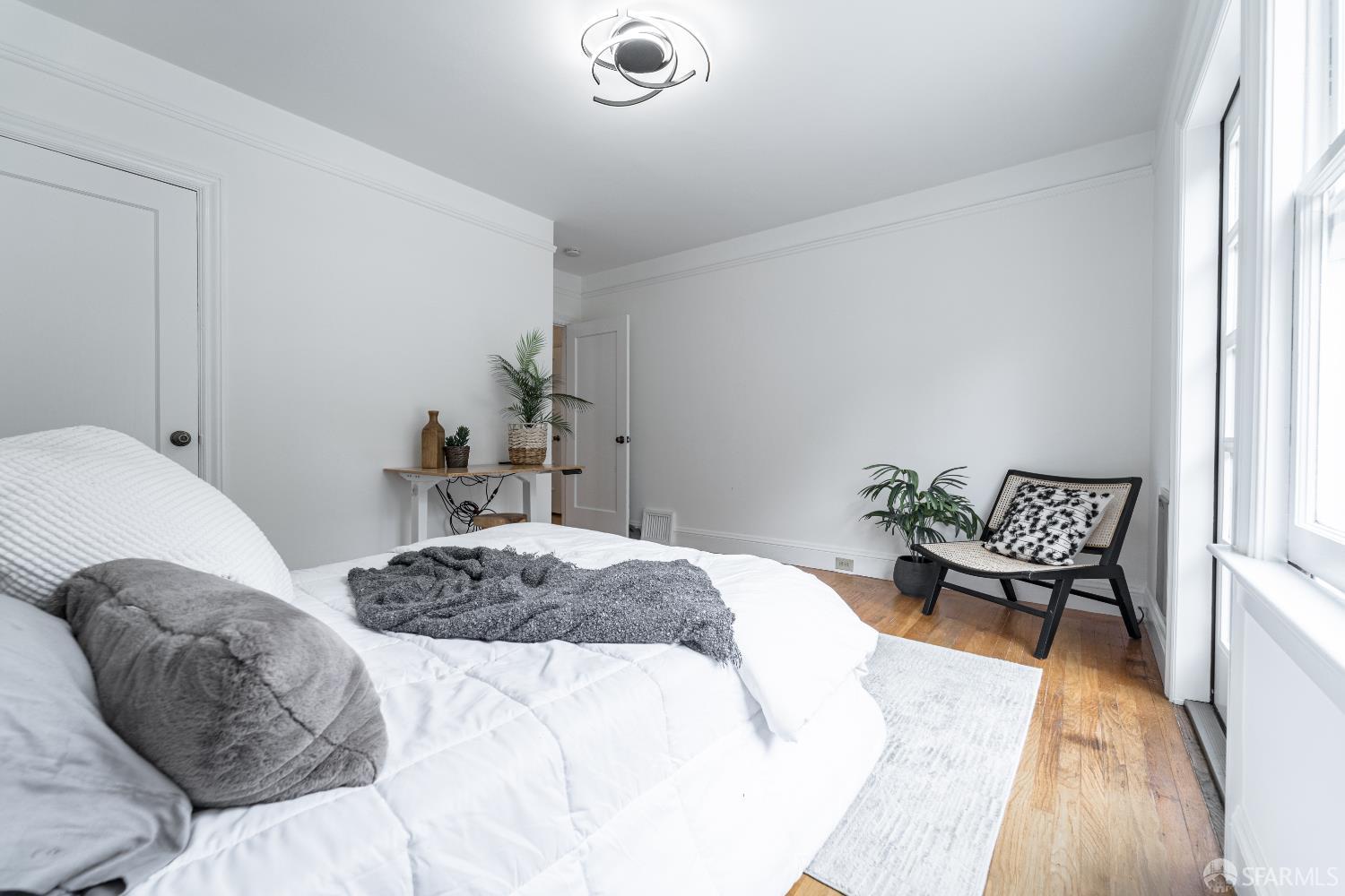 Detail Gallery Image 13 of 38 For 2212 15th Ave, San Francisco,  CA 94116 - 2 Beds | 1 Baths