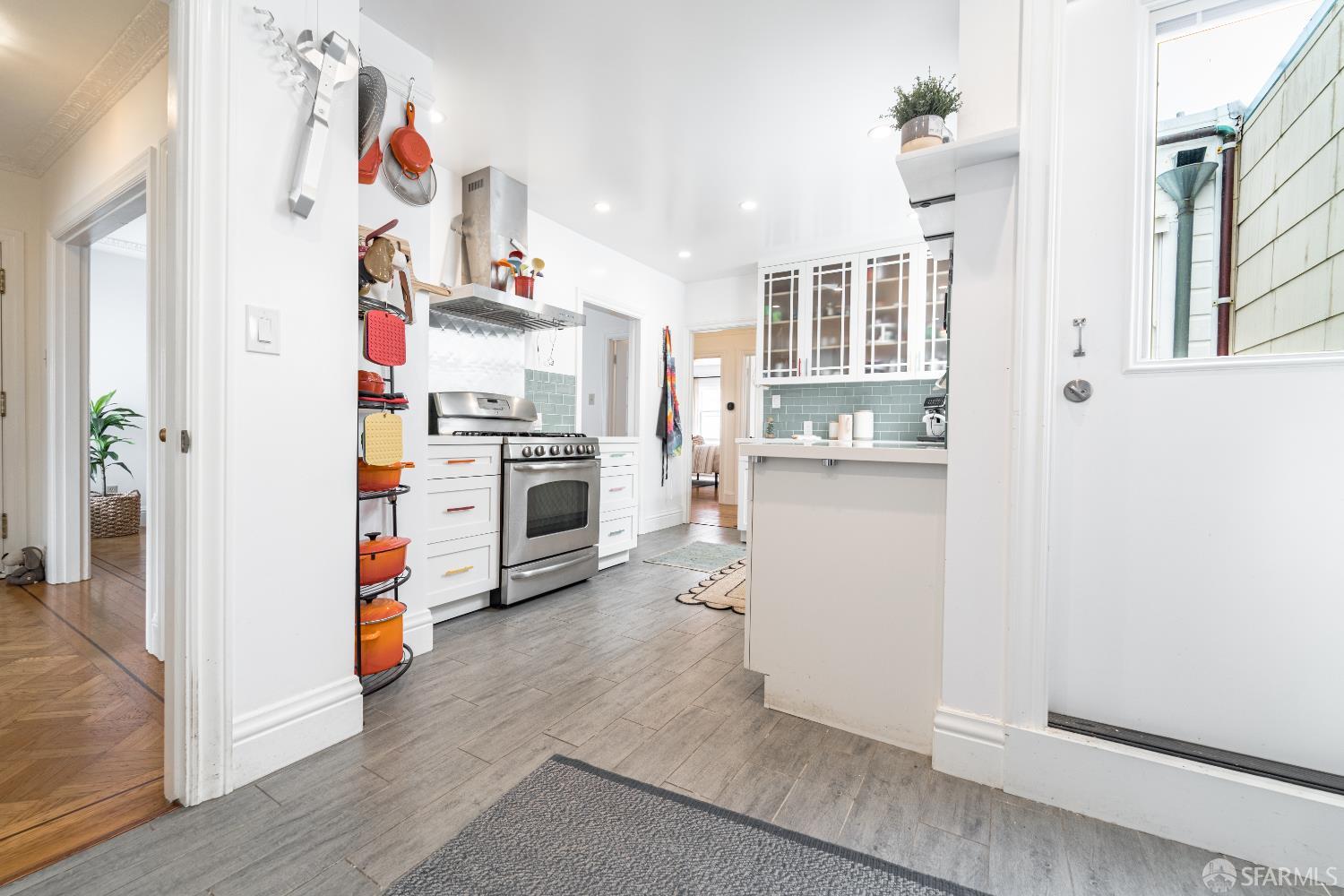Detail Gallery Image 9 of 38 For 2212 15th Ave, San Francisco,  CA 94116 - 2 Beds | 1 Baths