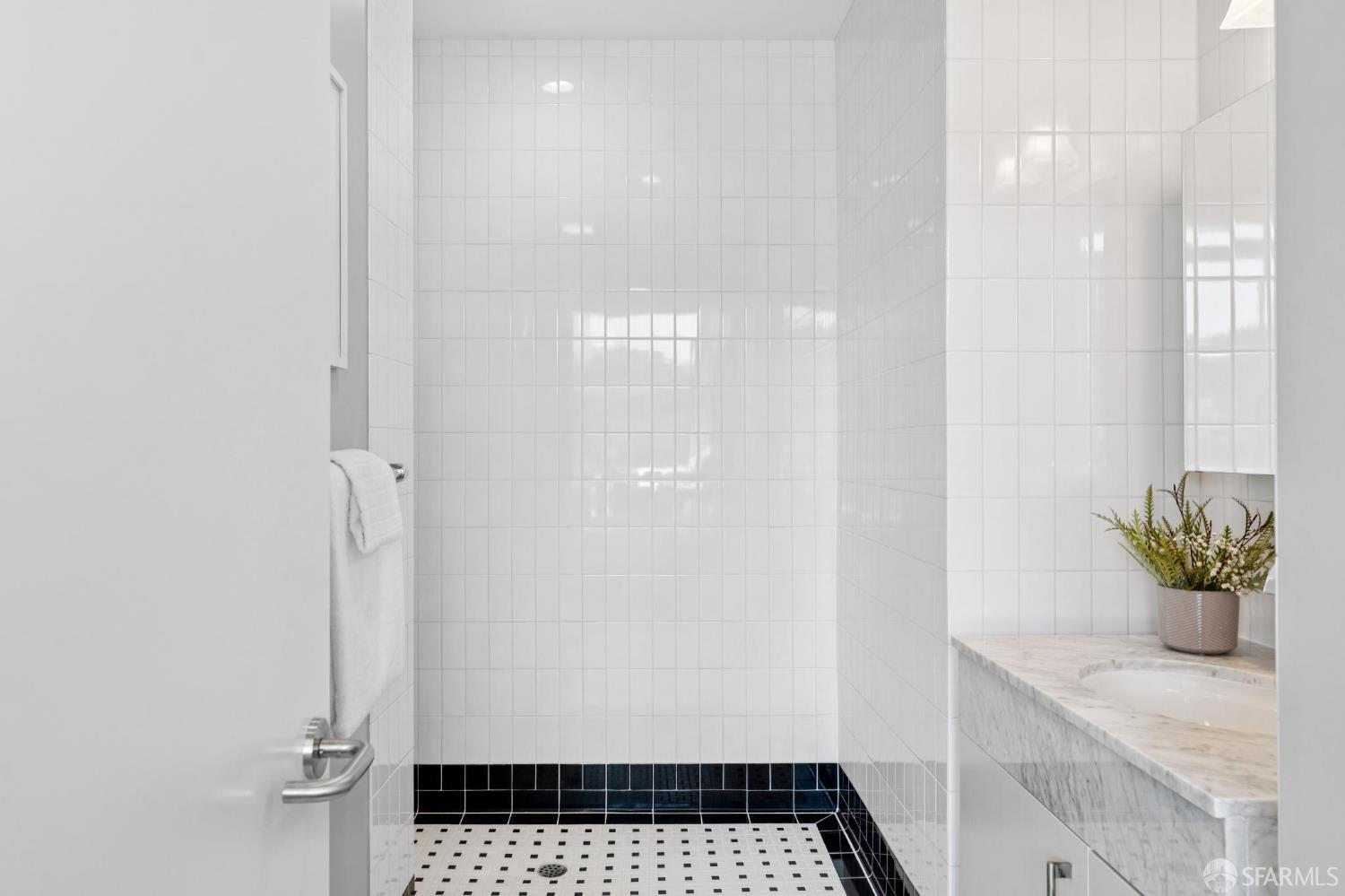 Detail Gallery Image 40 of 56 For 2101 Bryant St #306,  San Francisco,  CA 94110 - 3 Beds | 3 Baths