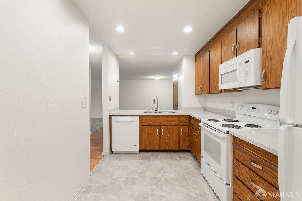 Detail Gallery Image 22 of 40 For 332 Philip Dr #103,  Daly City,  CA 94015 - 2 Beds | 2 Baths