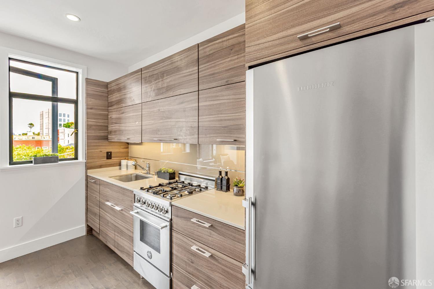 Detail Gallery Image 13 of 41 For 413 Valencia St #303,  San Francisco,  CA 94103 - 2 Beds | 2 Baths