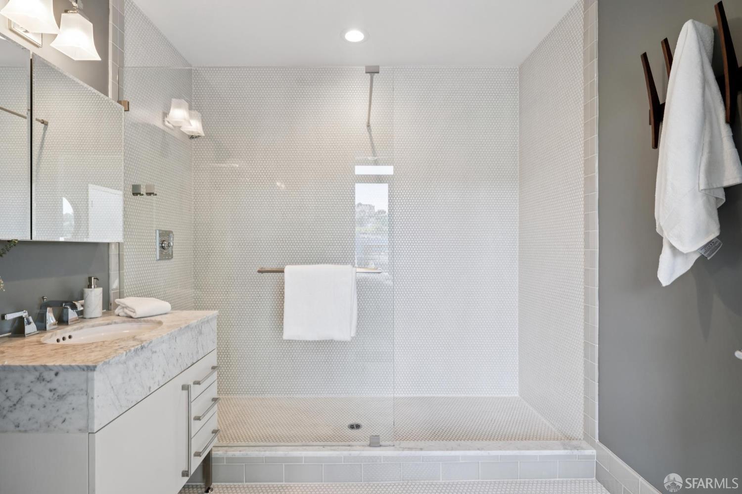 Detail Gallery Image 33 of 56 For 2101 Bryant St #306,  San Francisco,  CA 94110 - 3 Beds | 3 Baths